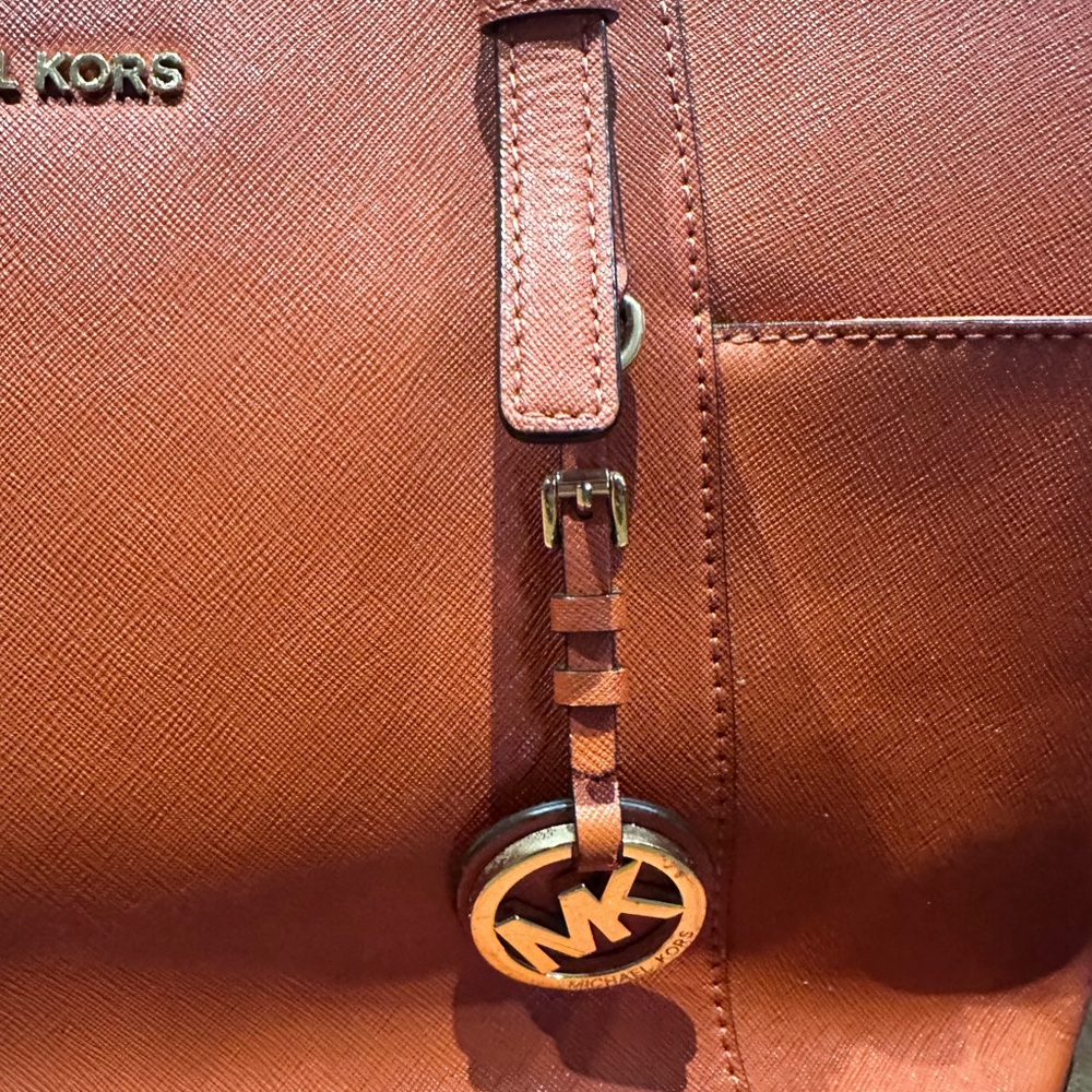 Michael Kors Spectacular Burnt Orange  Shoulder Bag - Picture 4 of 7